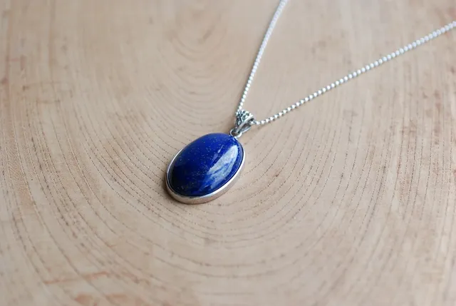 Load image into Gallery viewer, Coffee Bean Necklace
